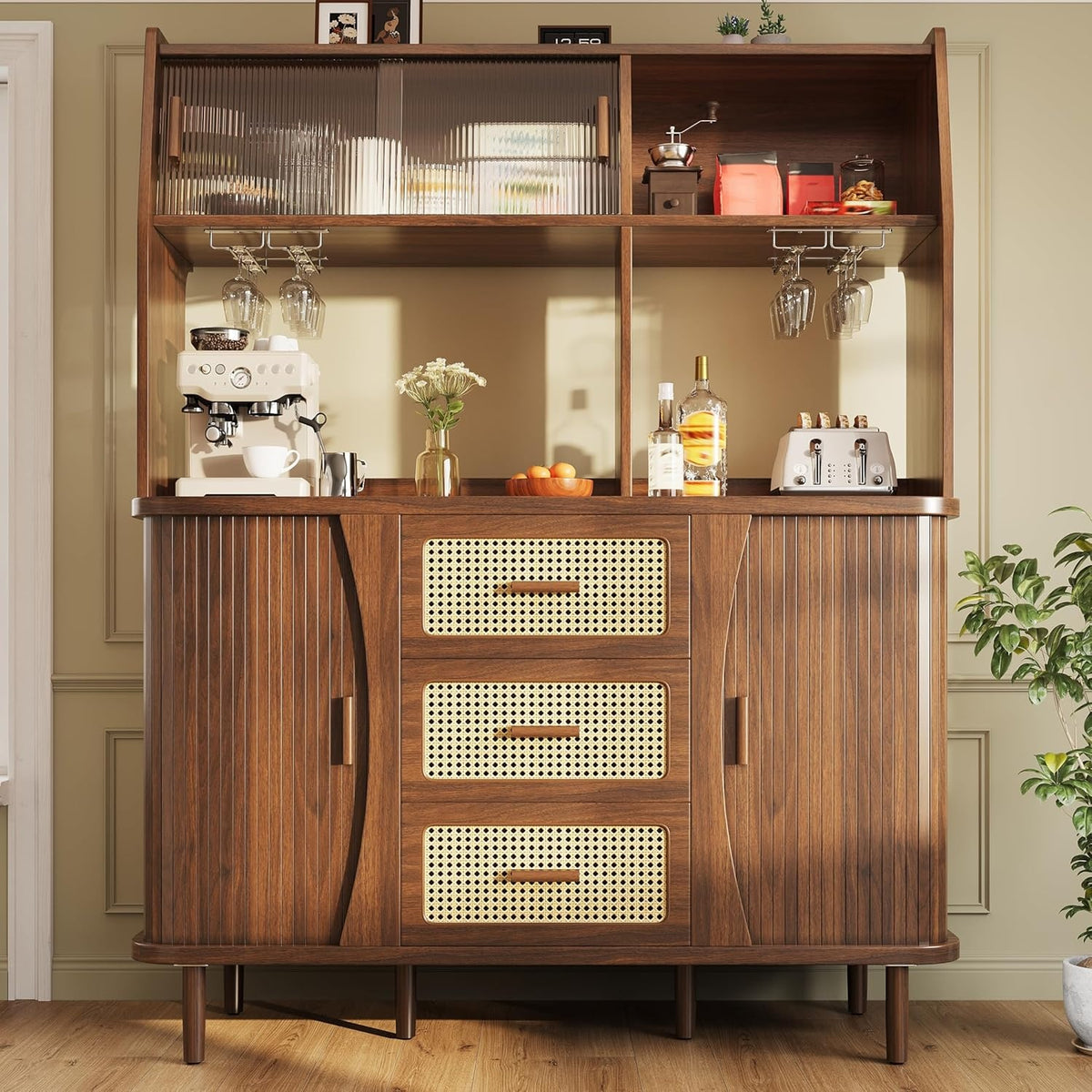 Vaisselier 175 cm avec portes coulissantes, plan de travail et trois tiroirs en rotin